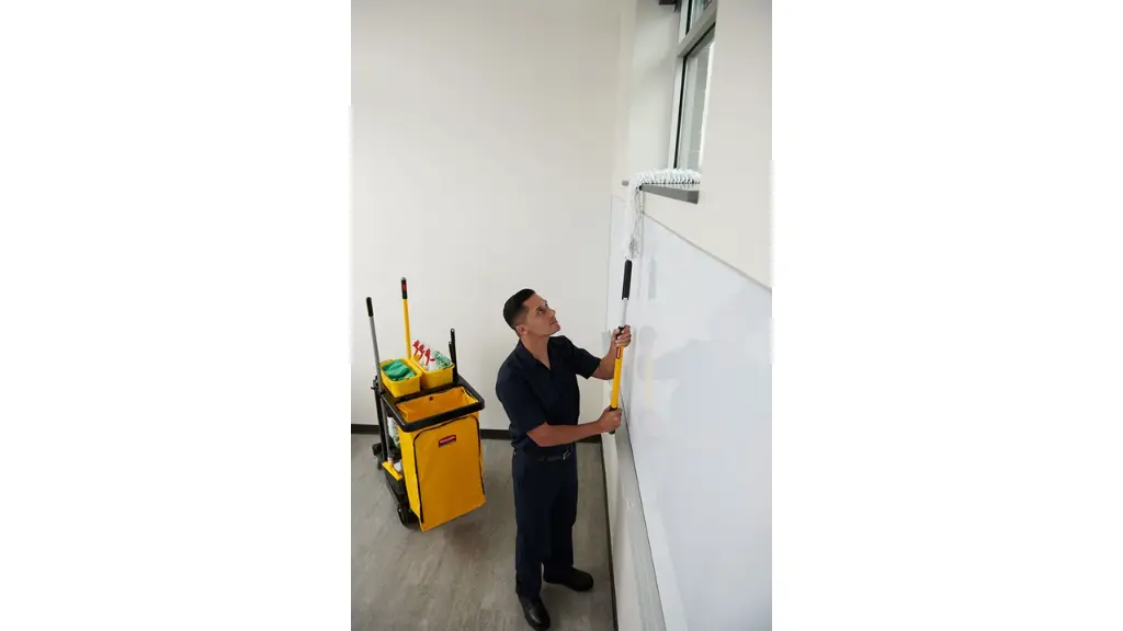 Hygen Quick Connect Extension Handle 20"-40" Yellow